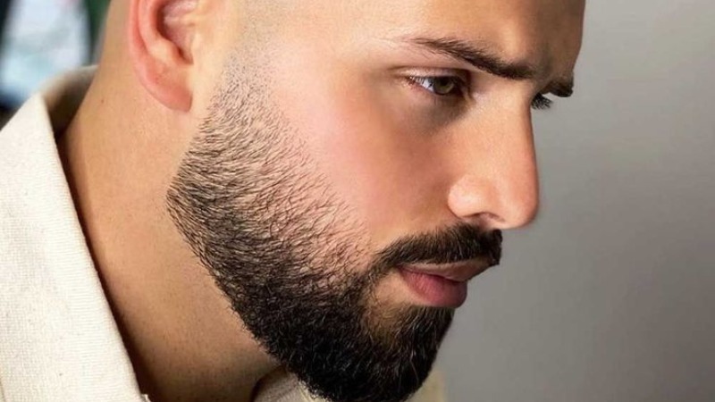  jawline enhances width