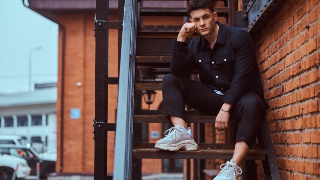 retro sneaker market