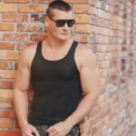 Casual Style for Muscular Guys